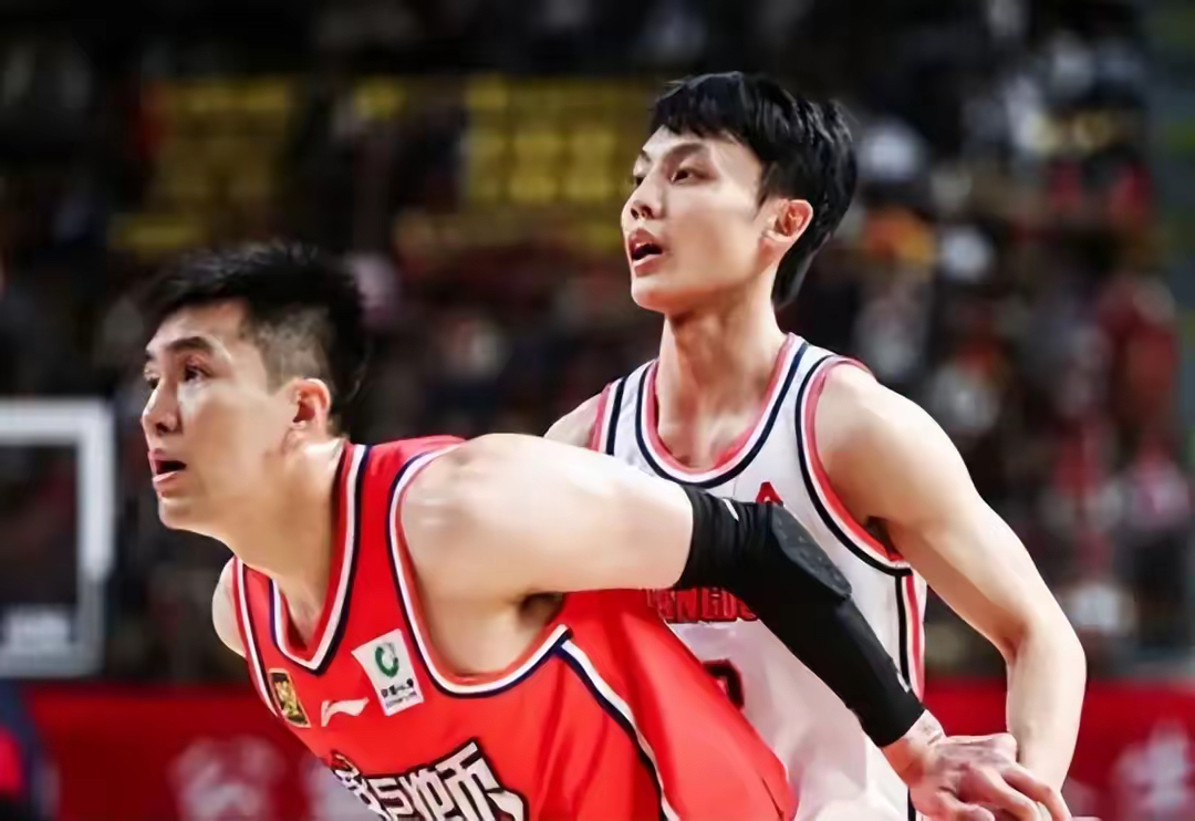 包含加时末段广州队调整名单以备CBA常规赛，远射贴柱环节打磨，悬念犹存，数据趋势出现新变化的词条