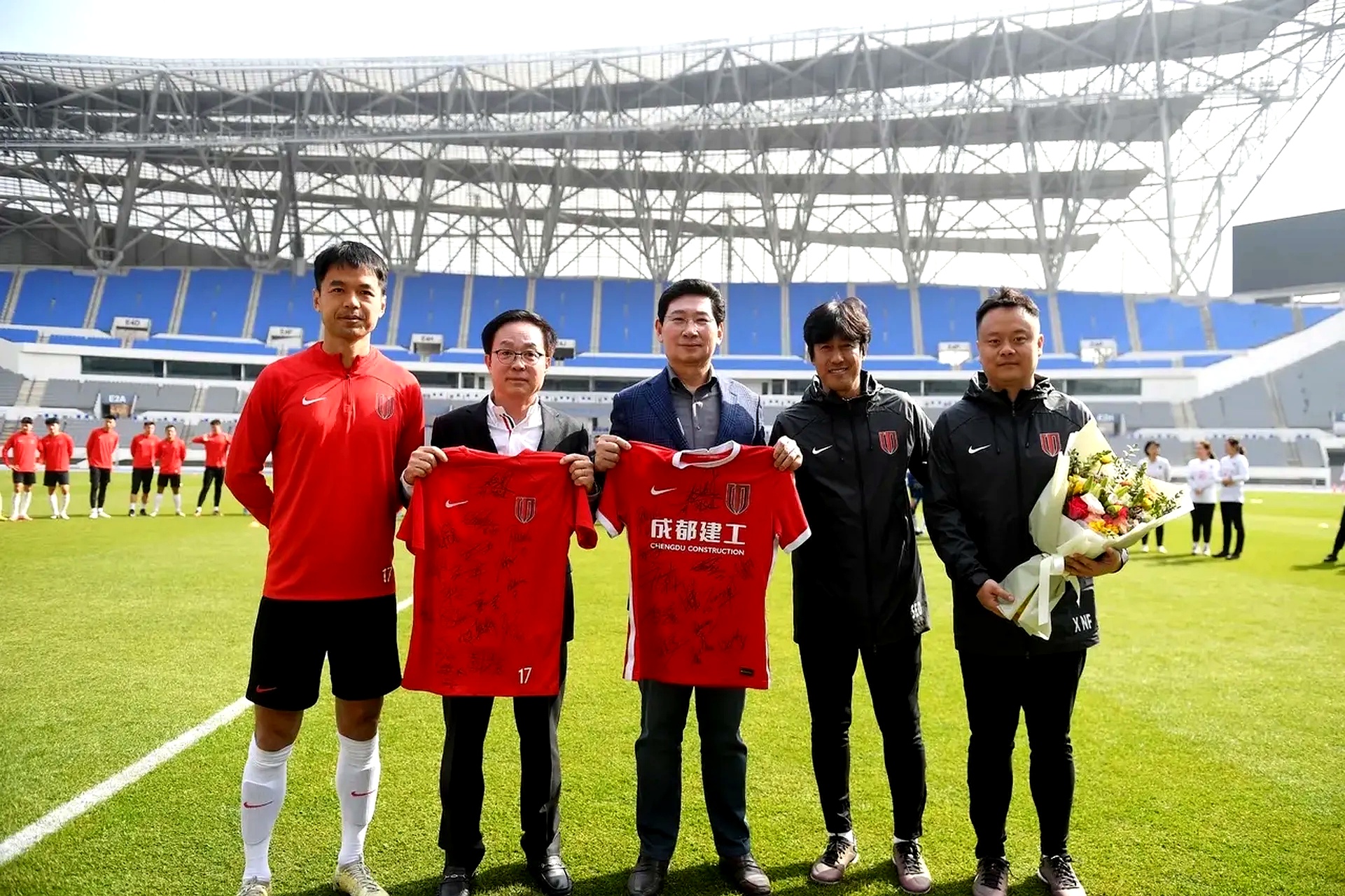 足总杯今夜走向成谜，西汉姆主帅复盘，底气十足，赛季目标并未改变的简单介绍