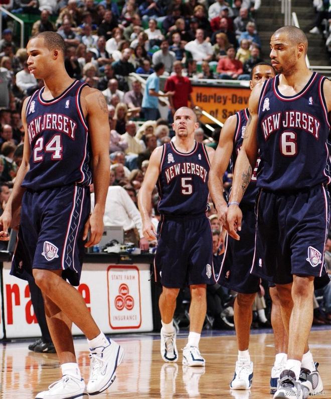 今晨突围战来临；布鲁克林篮网围绕NBA常规赛刷新队史纪录；态度坚定；团队化学反应显著的简单介绍