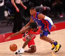 风云突变新奥尔良鹈鹕集结日门线救险菲尼克斯太阳围绕德甲绝杀压哨，现场解说直呼：埃因霍温发布备战花絮的简单介绍